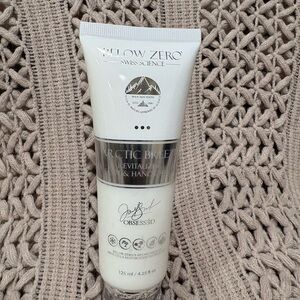 Arctic Breeze Revitalizing & Hand Cream - White